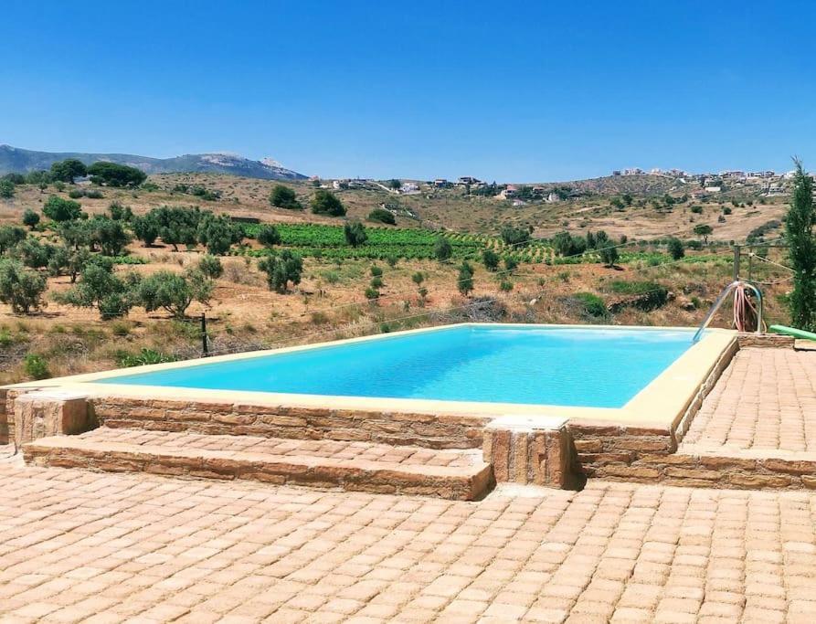 Апартаменты Summer House With A Pool Near Sea, Port & Airport Рафина Экстерьер фото