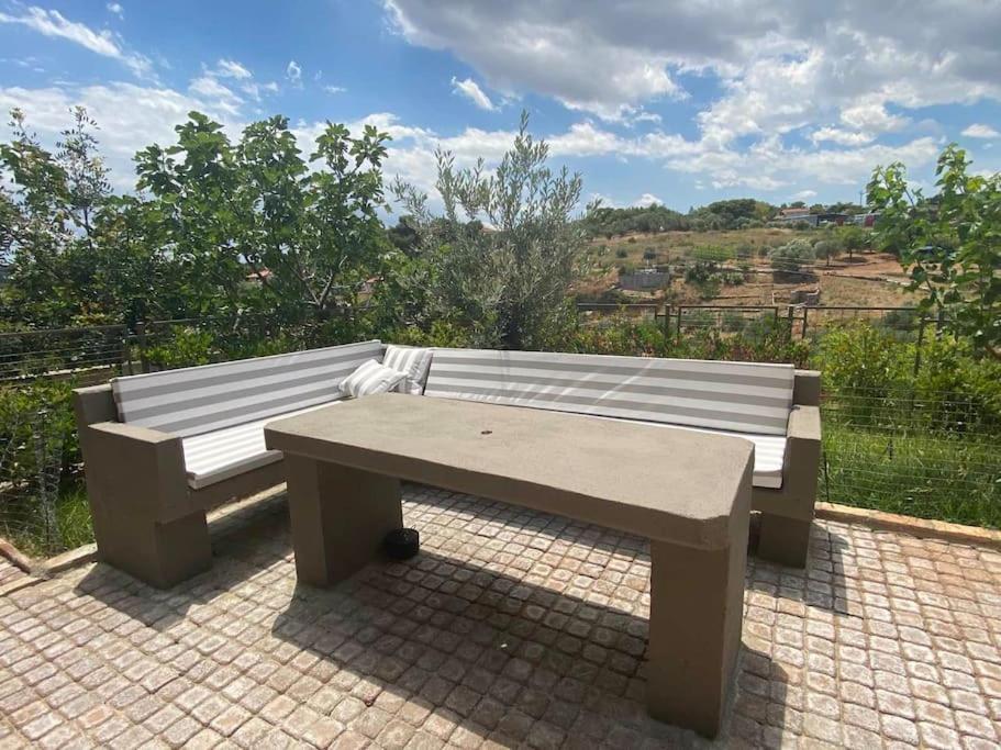 Апартаменты Summer House With A Pool Near Sea, Port & Airport Рафина Экстерьер фото